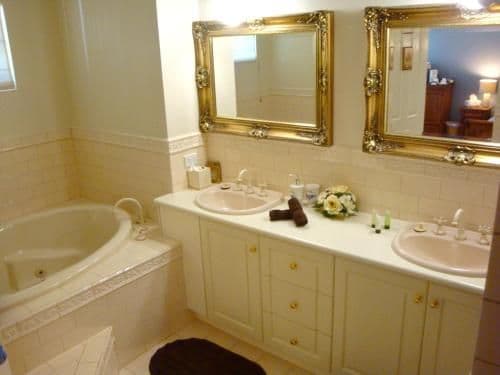King Suite with Spa Bath (2 Adults)