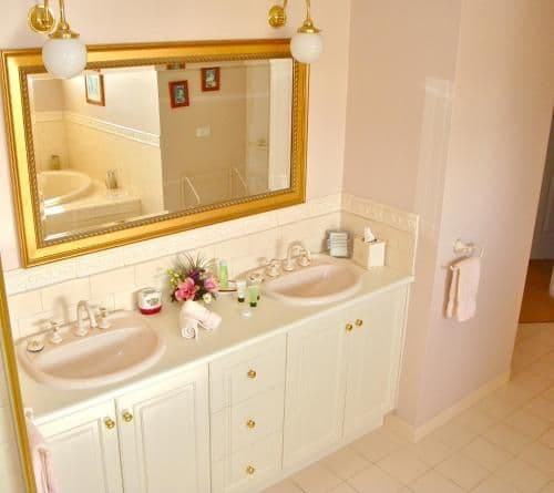Superior King Suite with Spa Bath (2 Adults)