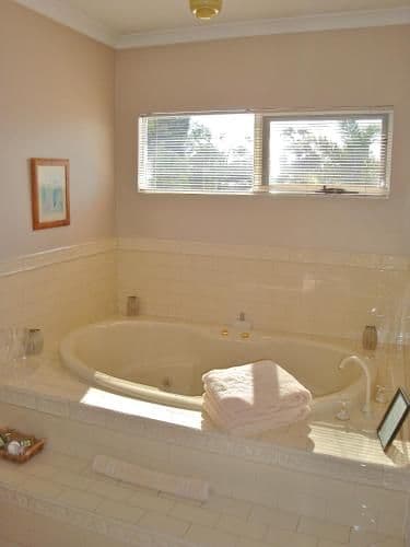 Superior King Suite with Spa Bath (2 Adults)