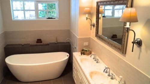 King Suite (2 Adults)