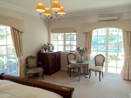 King Suite (2 Adults)