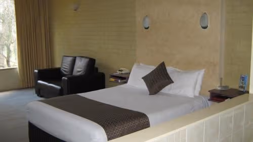 Comfort Queen Room with Spa Bath