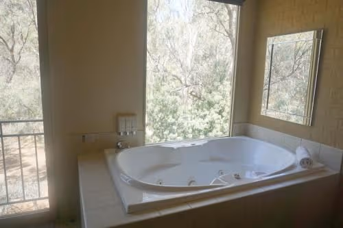 Deluxe King Room with Spa Bath