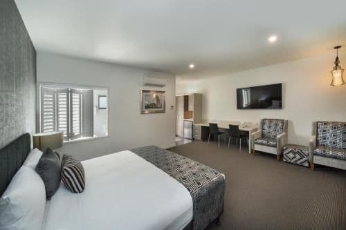 King Room with Spa Bath