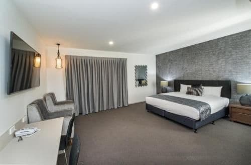 King Room with Spa Bath