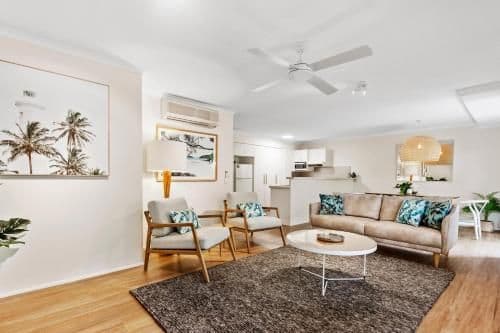 Deluxe Two-Bedroom Apartment Ground Floor - Pool View