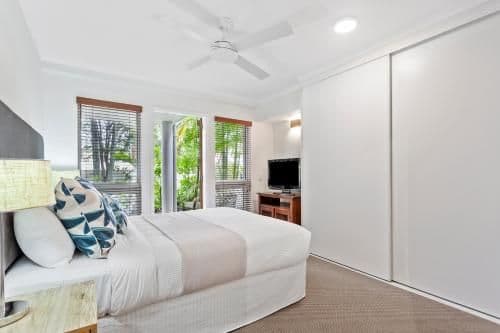 Deluxe Two-Bedroom Apartment Ground Floor - Pool View