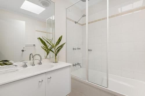 Three-Bedroom Superior Apartment