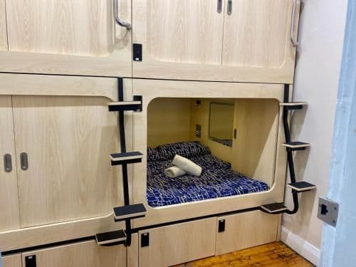 Capsule Bed - Deluxe