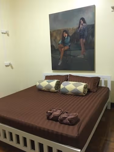 Standard Queen Room