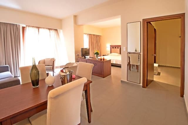 SUITE EXECUTIVE SEA VIEW