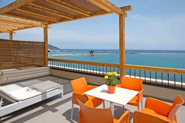 SUITE EXECUTIVE SEA VIEW