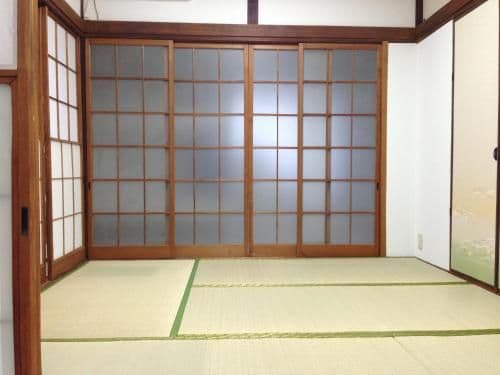 Twin Room with Shared Bathroom