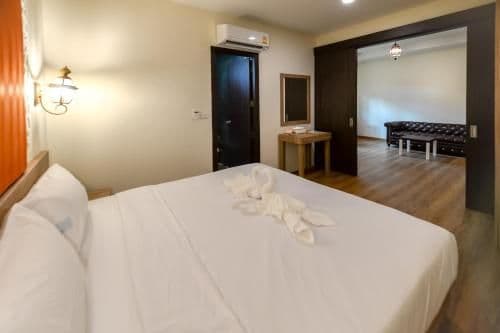 One bedroom (Double Bed Only)