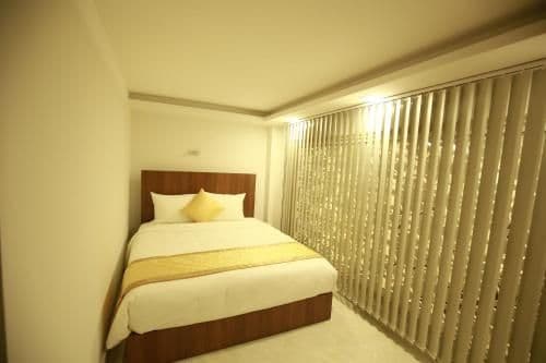 Standard Queen Room
