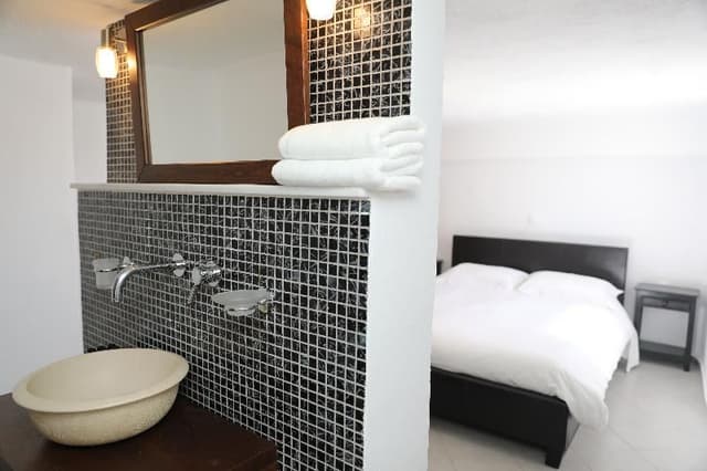 VILLA WITH JACUZZI