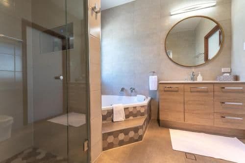 Three-Bedroom Apartment with Spa