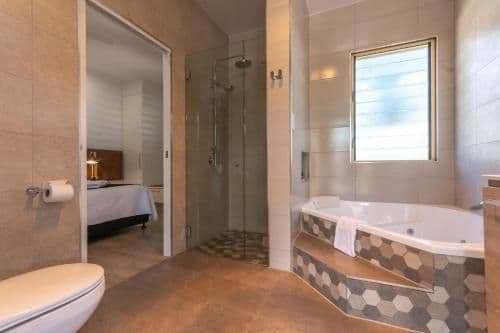 Three-Bedroom Apartment with Spa