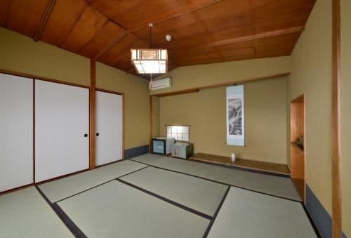 Japanese-Style Twin Room