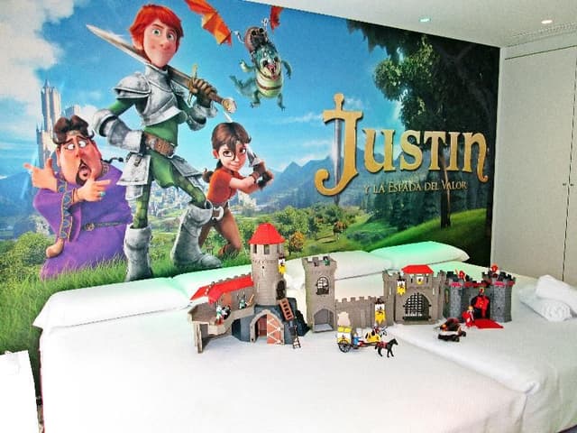 FAMILY ROOM STANDARD