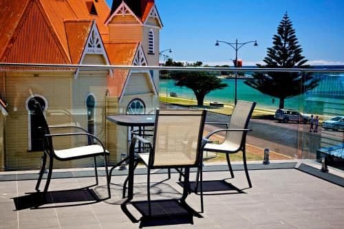 Two-Bedroom Family Apartment with Sea View