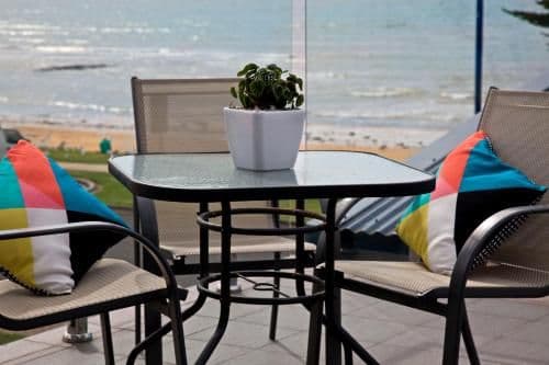 Two-Bedroom Family Apartment with Sea View