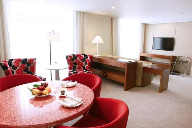SUITE BUSINESS