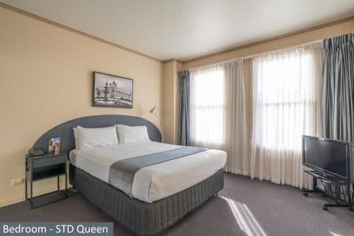 Budget Two Bedroom Apartment with Queen Bed and Two Single Beds