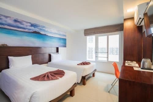3 Connecting Room for 8 Adults