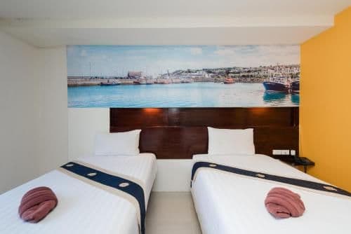 2 connecting double room