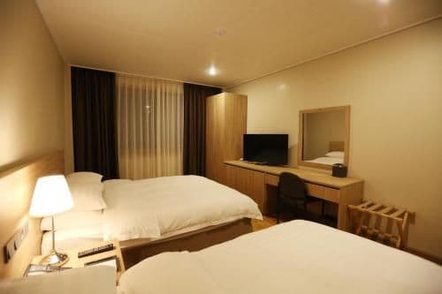 Twin Room with Mountain View