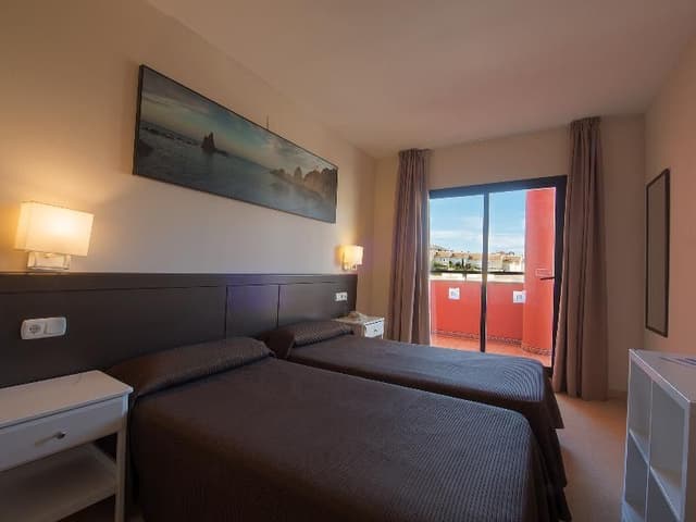APARTMENT CAPACITY 2 ONE BEDROOM