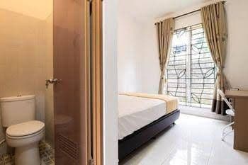 RedDoorz near Lippo Karawaci RedDoorz near Lippo Karawaci