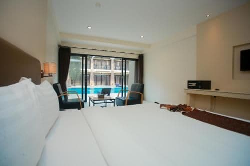 Deluxe Double or Twin Room with Pool Access
