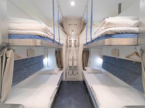 Bunk Bed in Mixed Dormitory Room