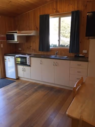 Standard Queen Cabin