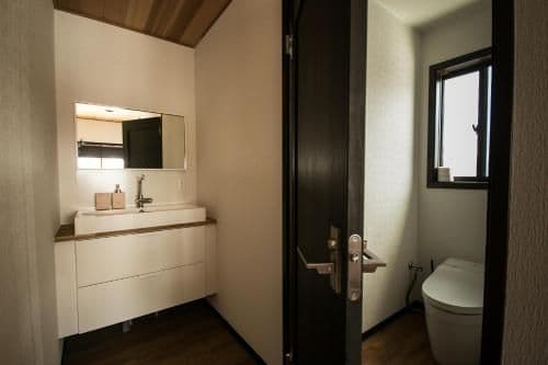 Luxury Three-Bedroom Apartment