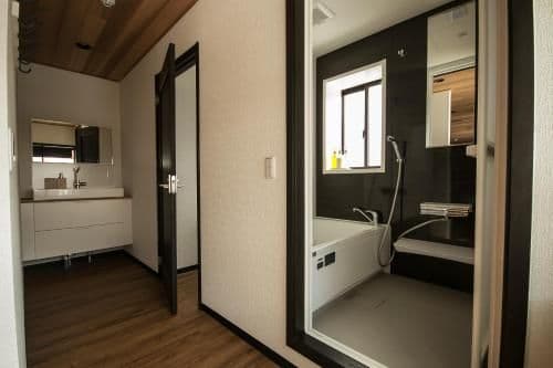 Luxury Three-Bedroom Apartment