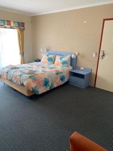 Queen Room - Upstairs