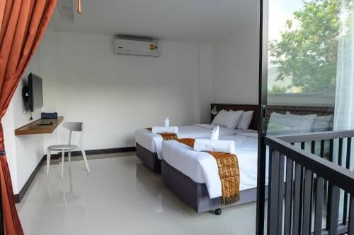 Deluxe Twin Room with Balcony