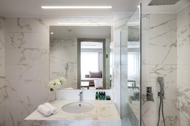 SUITE WITH PRIVATE POOL