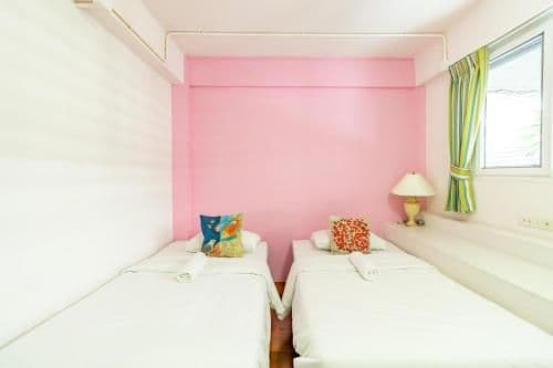Standard Twin Room with Shared Bathroom