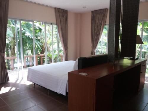 Villa with Garden View