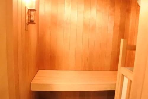 Queen Room with Sauna (Adult Only)