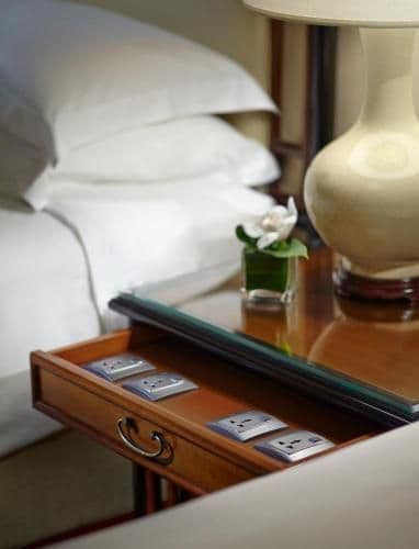 1 King Bed Regent Club