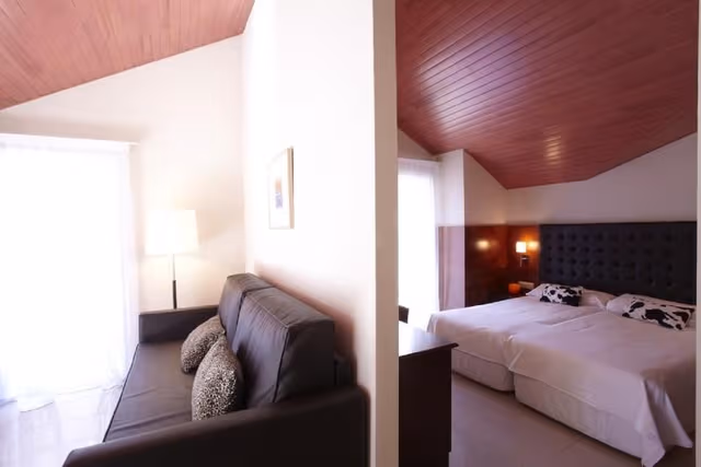 JUNIOR SUITE CAPACITY 2