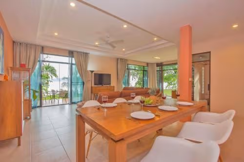 Villa - Beach Front