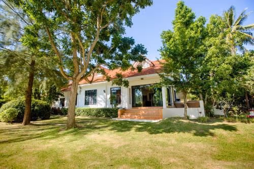 Villa - Beach Front
