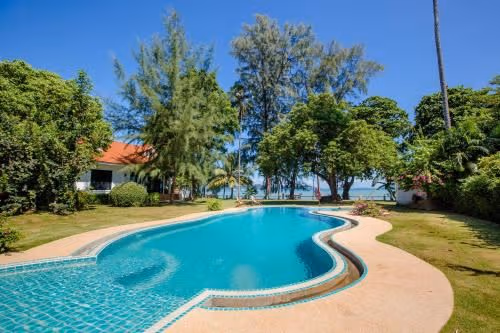 Villa - Beach Front