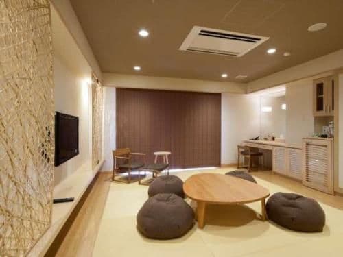 Japanese-Style Quadruple Room